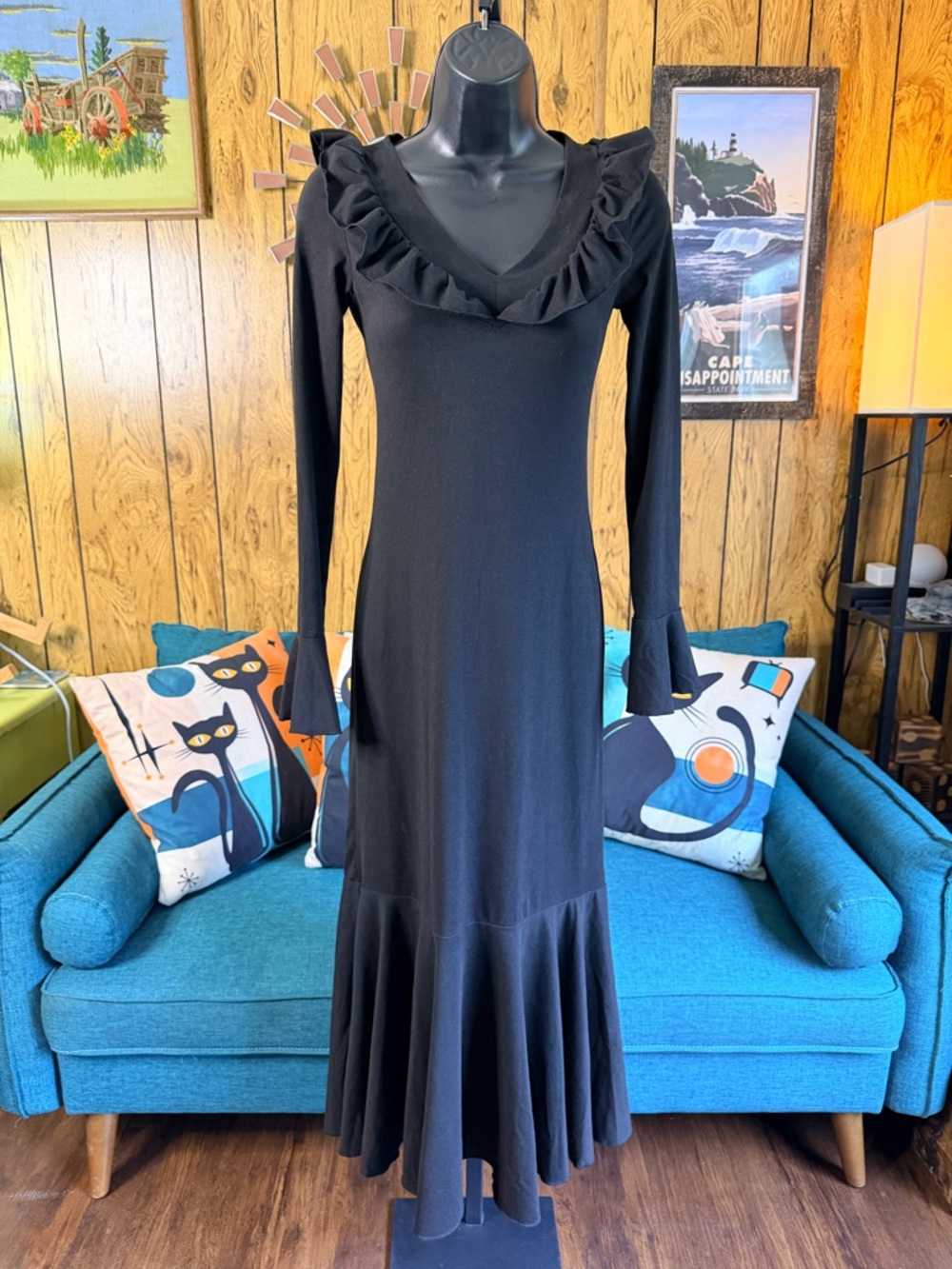 Dazy Goth Queen Ruffle V-Neck Maxi Dress with Flared Mermaid Hem - Picture 10 of 15